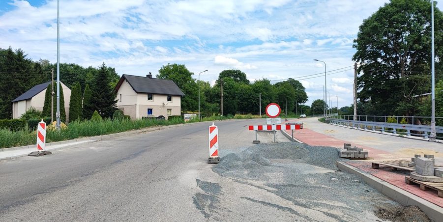 2024 07 11 km 245+600 droga wzdłuż rzeki Drama strona prawa