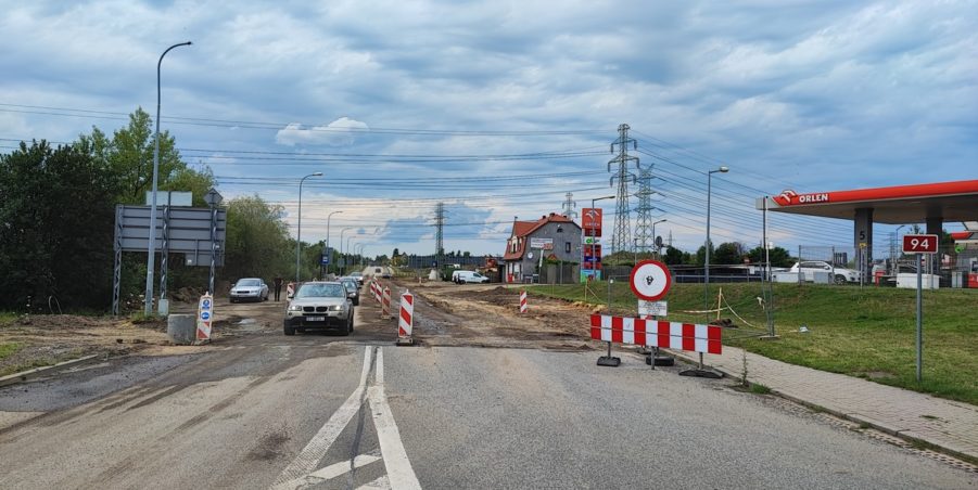 2024 07 11 km 255+900 rondo Wieszowa strona lewa