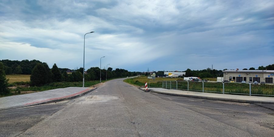 2024 07 17 km 245+600 droga wzdłuż rzeki Drama