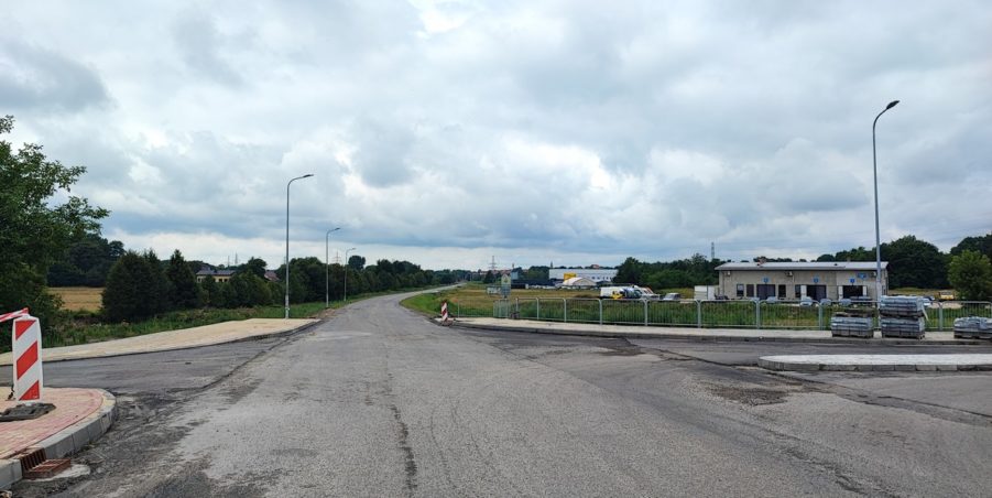 2024 07 24 km 245+600 droga wzdłuż rzeki Drama