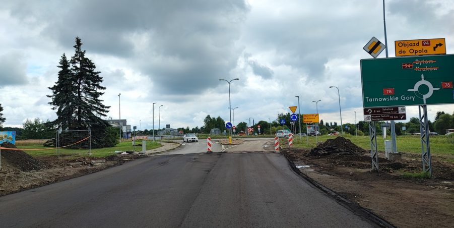 2024 07 24 km 255+900 rondo Wieszowa strona prawa