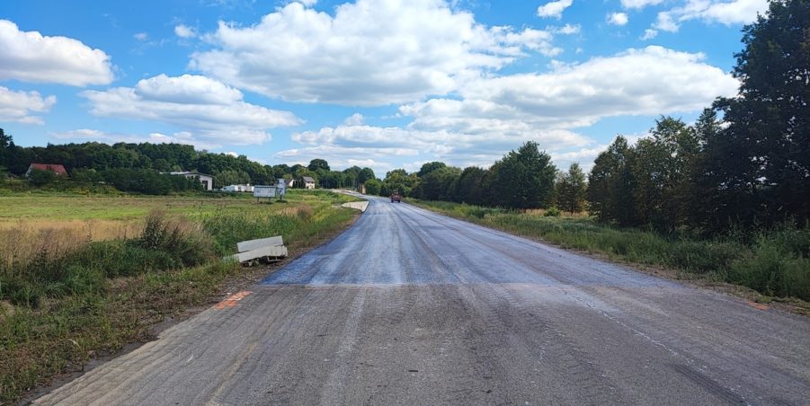 2024 08 06 km 245+300 droga wzdłuż rzeki Drama