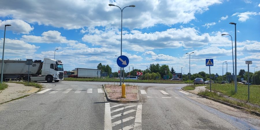 2024 08 06 km 255+900 rondo Wieszowa strona prawa