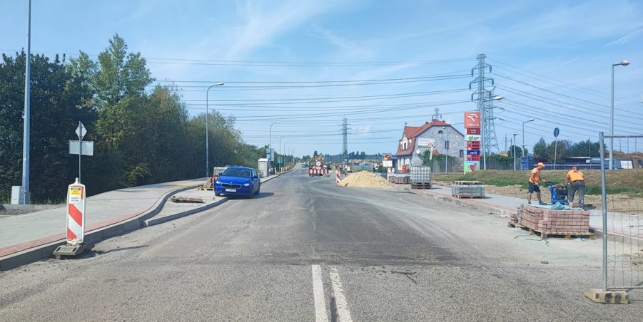 2024 09 03 km 255+900 rondo Wieszowa strona lewa