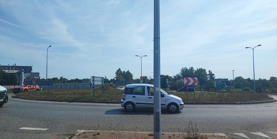 2024 09 03 km 255+900 rondo Wieszowa strona prawa