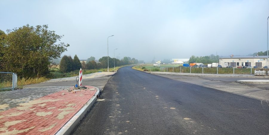 2024 09 11 km 245+600 droga wzdłuż rzeki Drama