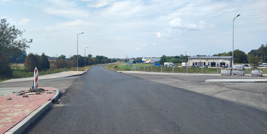 2024 09 19 km 245+600 droga wzdłuż rzeki Drama