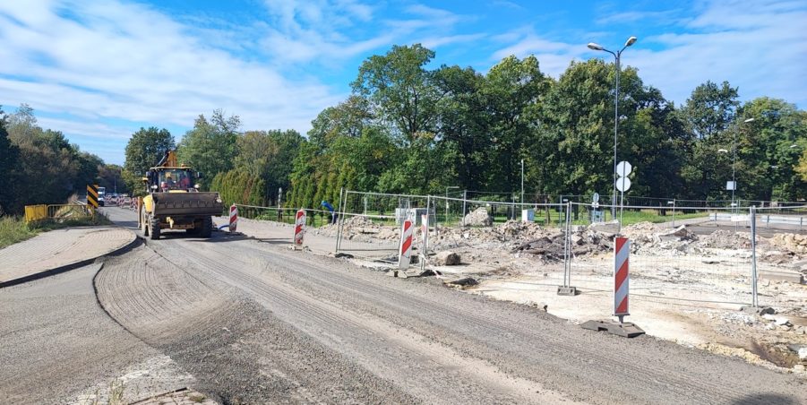 2024 10 01 km 244+150 skrzyżowanie z ul. Powstańców Śląskich strona lewa