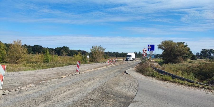 2024 10 01 km 244+150 skrzyżowanie z ul. Powstańców Śląskich strona prawa