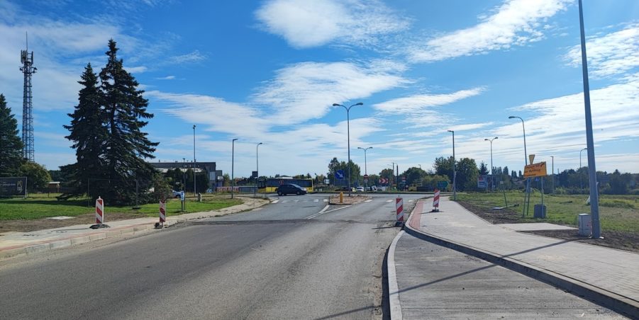 2024 10 01 km 255+900 rondo Wieszowa strona prawa