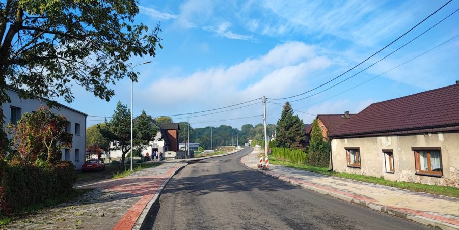 2024 10 07 km 246+550 ul. Wiejska strona lewa