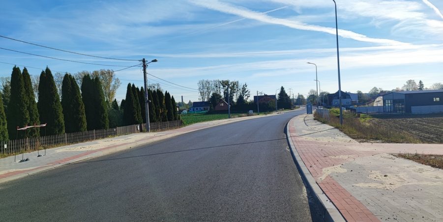 2024 10 22 km 246+400 ul. Wiejska strona prawa