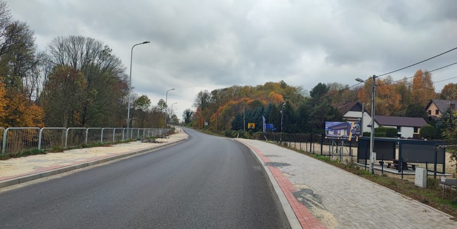 2024 10 31 km 246+400 ul. Wiejska strona lewa