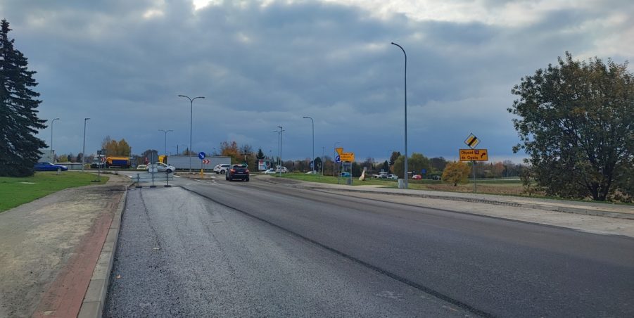 2024 10 31 km 255+900 rondo Wieszowa strona prawa