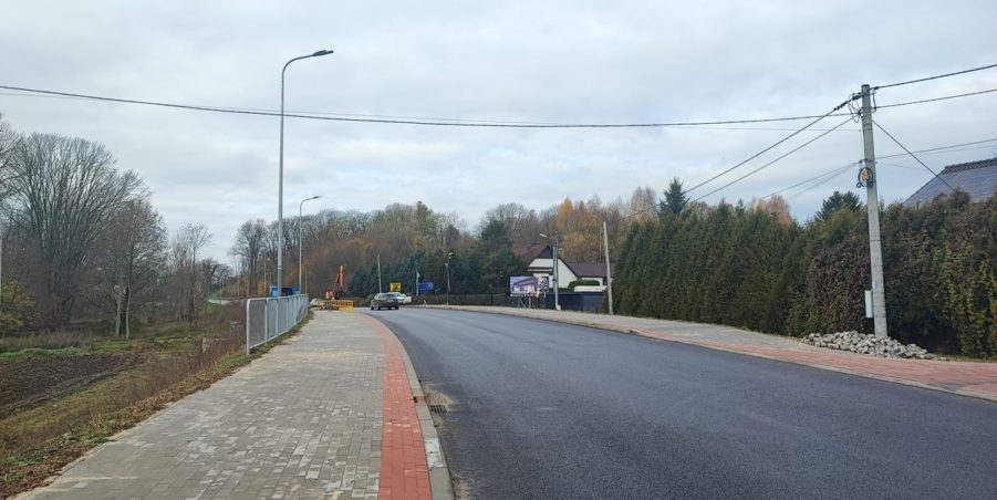 2024 11 14 km 246+400 ul. Wiejska strona lewa