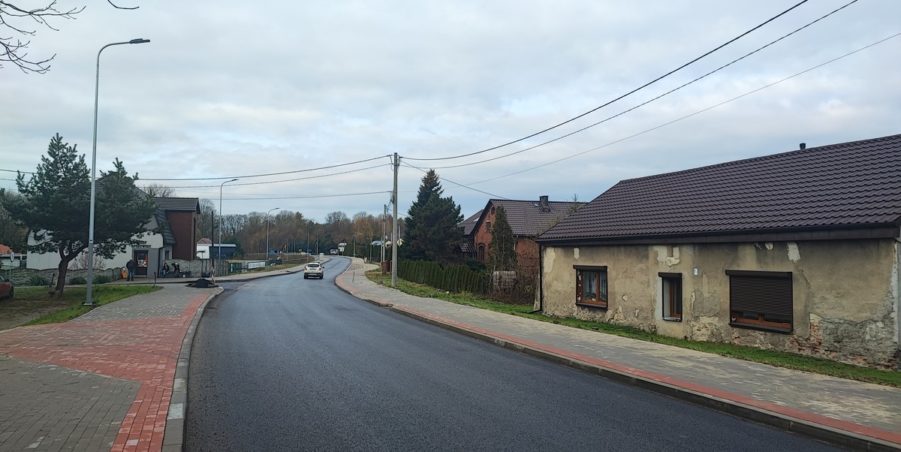 2024 11 14 km 246+550 ul. Wiejska strona lewa