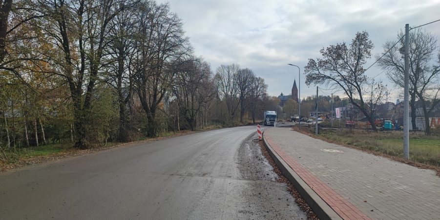 2024 11 14 km 252+950 ul. Robotnicza strona prawa