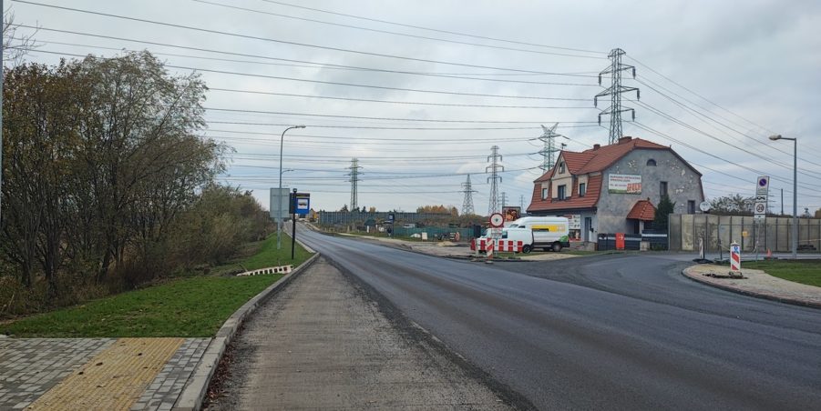 2024 11 14 km 255+900 rondo Wieszowa strona lewa
