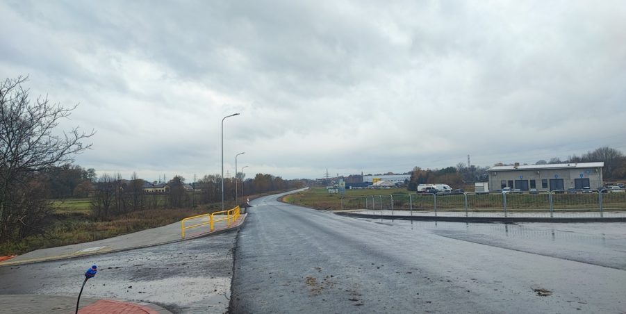 2024 11 18 km 245+600 droga wzdłuż rzeki Drama
