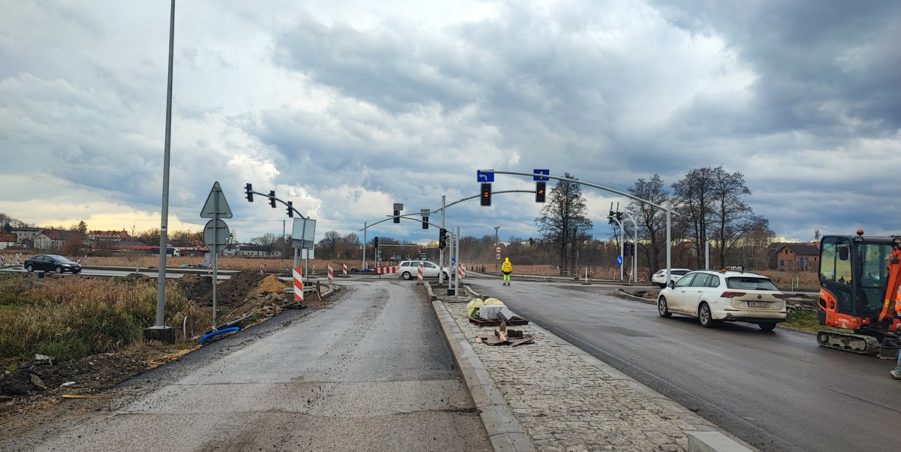 2024 11 28 km 244+600 skrzyżowanie z ul. Gliwicką strona lewa