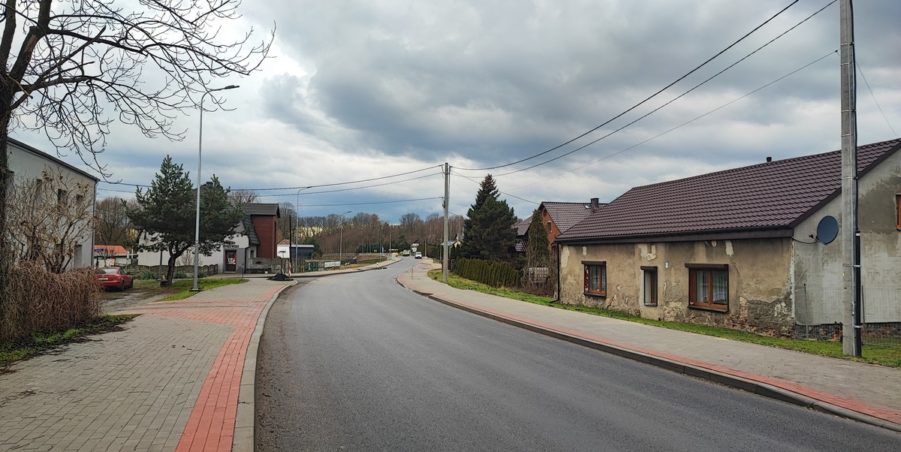 2024 11 28 km 246+550 ul. Wiejska strona lewa
