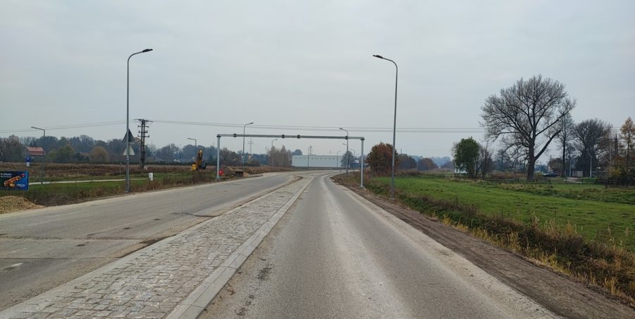 km 244+600 skrzyżowanie z ul. Gliwicką strona prawa