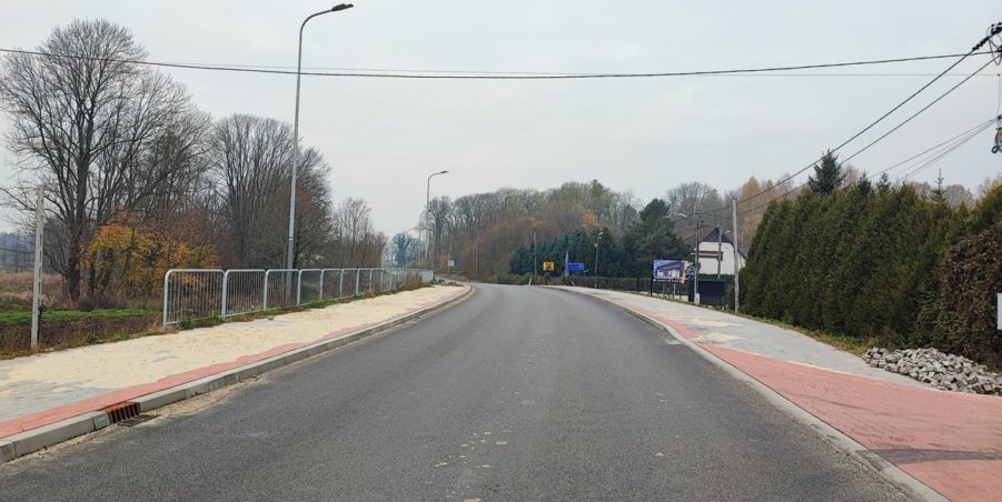 km 246+400 ul. Wiejska strona lewa