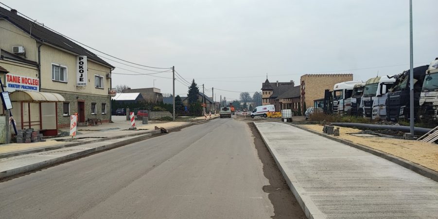 km 247+700 Karchowice ulica Polna