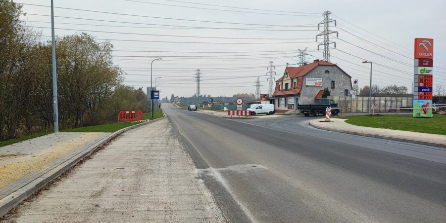 km 255+900 rondo Wieszowa strona lewa