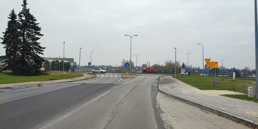 km 255+900 rondo Wieszowa strona prawa