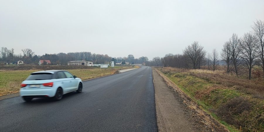 2024 12 04 km 245+300 droga wzdłuż rzeki Drama