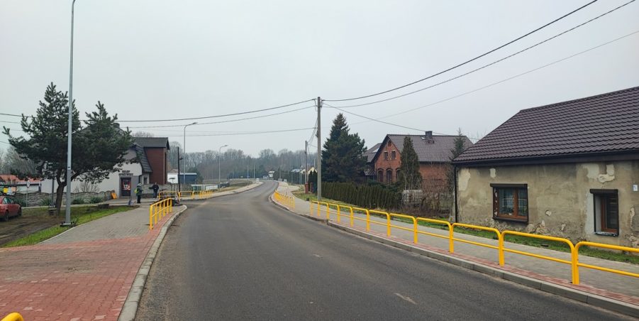 2024 12 04 km 246+550 ul. Wiejska strona lewa