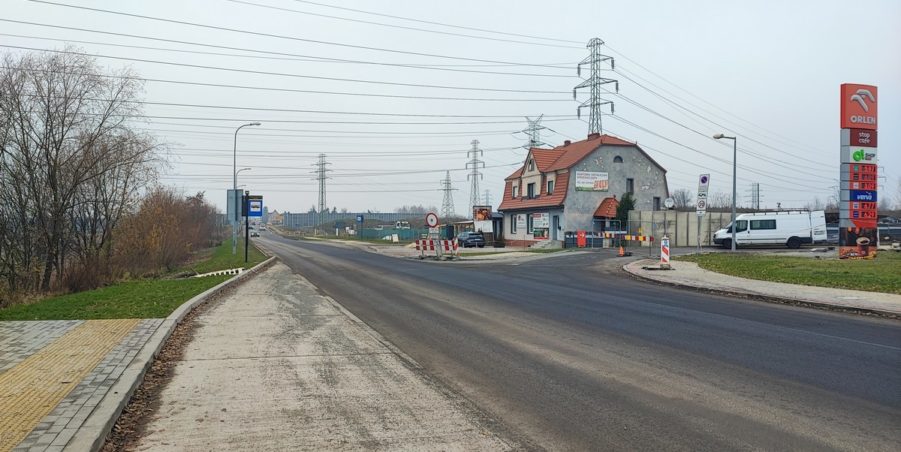 2024 12 04 km 255+900 rondo Wieszowa strona lewa
