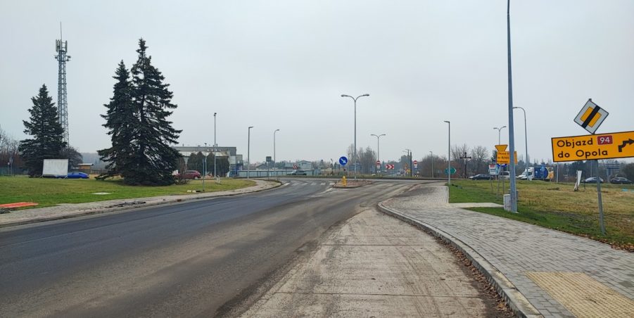 2024 12 04 km 255+900 rondo Wieszowa strona prawa