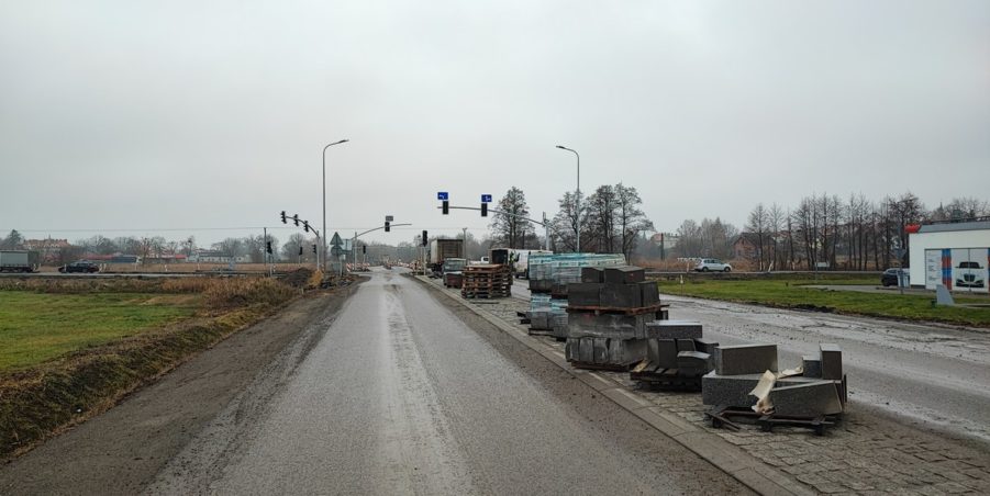 2024 12 13 km 244+600 skrzyżowanie z ul. Gliwicką strona lewa
