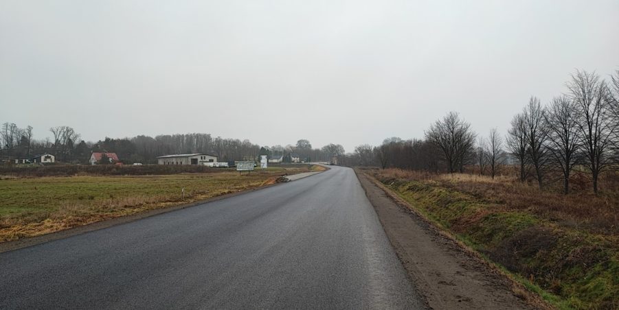 2024 12 13 km 245+300 droga wzdłuż rzeki Drama