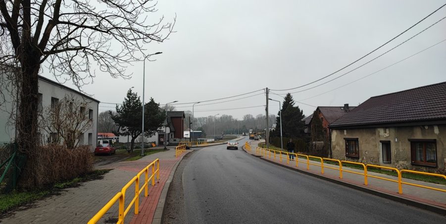 2024 12 13 km 246+550 ul. Wiejska strona lewa