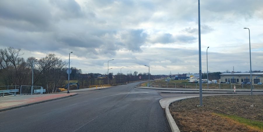 2024 12 23 km 245+600 droga wzdłuż rzeki Drama