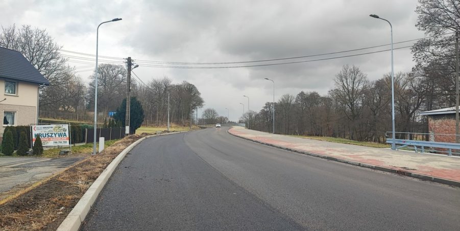 2024 12 23 km 245+600 droga wzdłuż rzeki Drama strona prawa