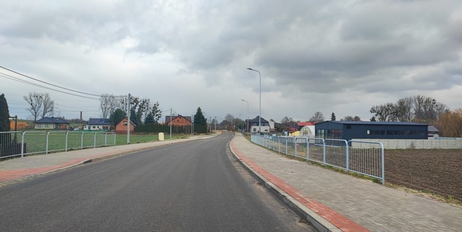 2024 12 23 km 246+400 ul. Wiejska strona prawa
