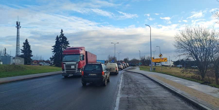 2024 12 23 km 255+900 rondo Wieszowa strona prawa