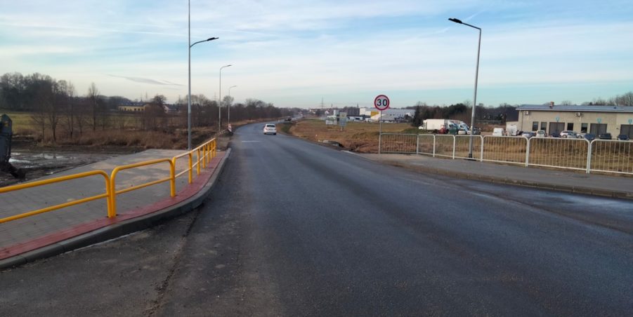 2025 01 09 km 245+600 droga wzdłuż rzeki Drama strona lewa