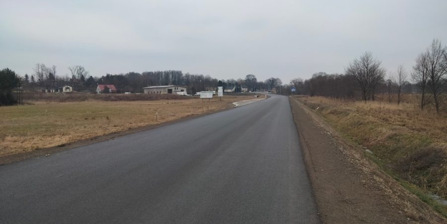 2025 02 13 km 245+300 droga wzdłuż rzeki Drama