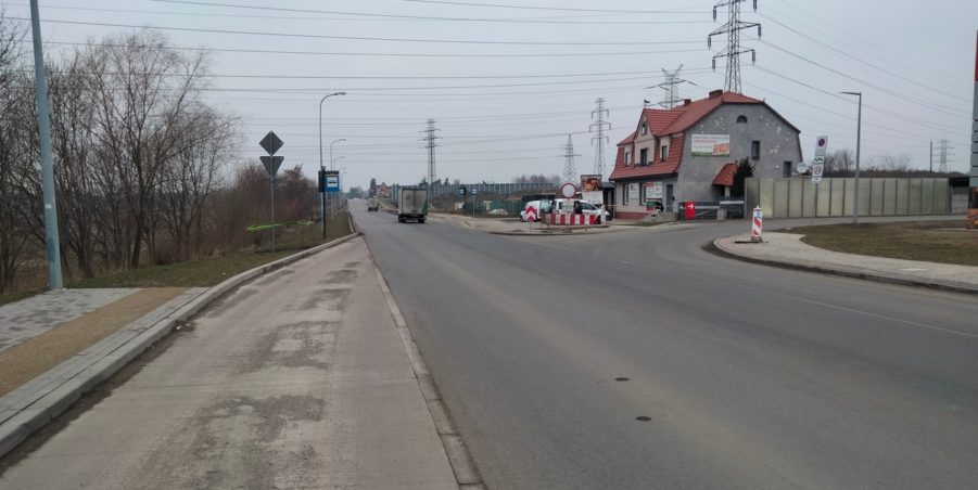 2025 02 21 km 255+900 rondo Wieszowa strona lewa