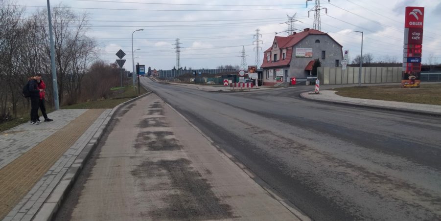 2025 02 28 km 255+900 rondo Wieszowa strona lewa