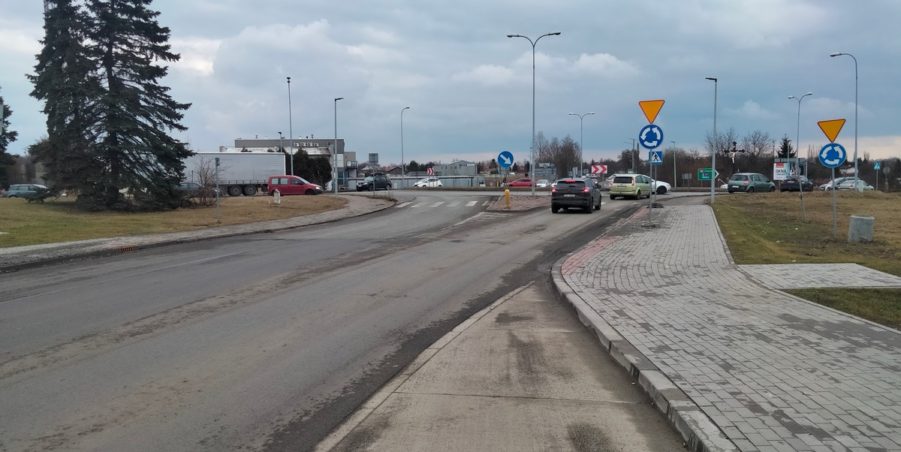 2025 02 28 km 255+900 rondo Wieszowa strona prawa