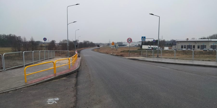 2025 03 14 km 245+600 droga wzdłuż rzeki Drama strona lewa