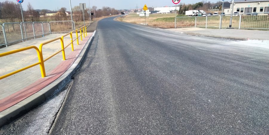 2025 03 28 km 245+600 droga wzdłuż rzeki Drama strona lewa