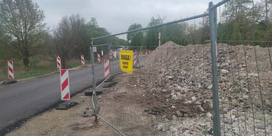 2025 04 25 km 244+150 skrzyżowanie z ul. Powstańców Śląskich strona lewa