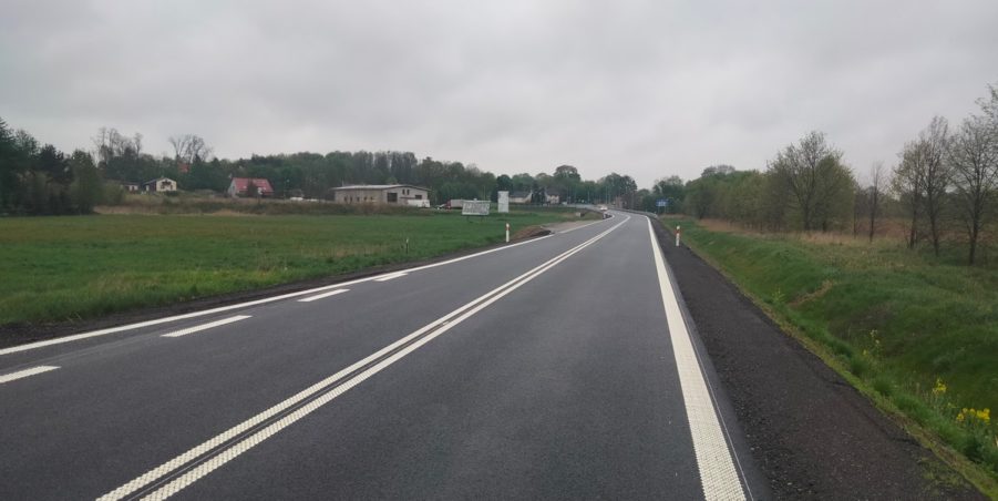 2025 04 25 km 245+300 droga wzdłuż rzeki Drama